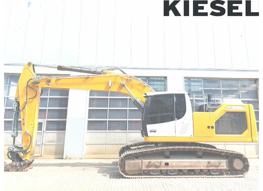 Liebherr R930NLC
