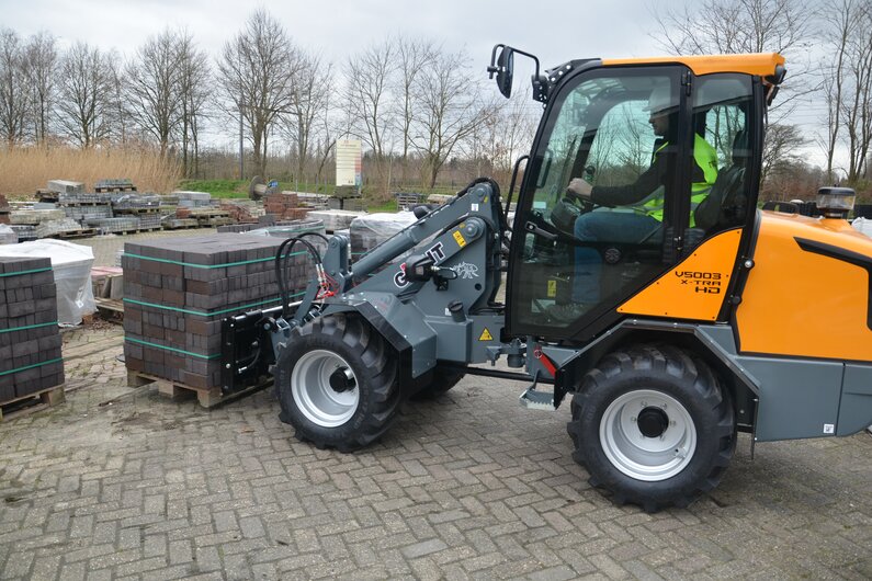 Giant Palettengabel mit hydraulischem Seitenhub und hydraulischer Zinkenverstellung