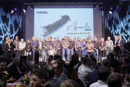 Gemeinsam in die Zukunft - Kiesel Kick Off